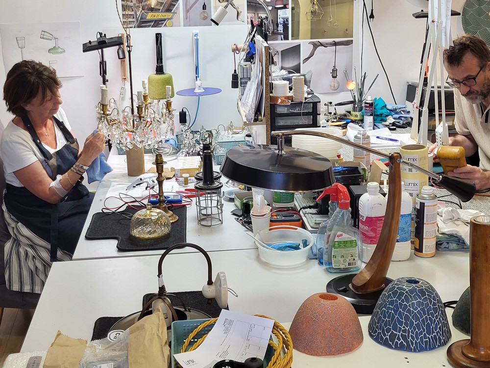 Artisan Lumix Restauration en intervention minutieuse sur un luminaire