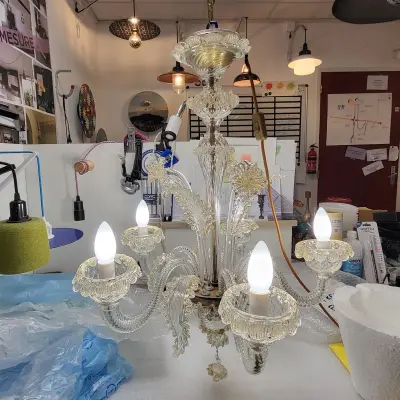 Lustre 5 feux verre Murano et or 24 carrats après restauration — 1980